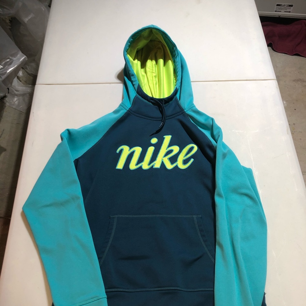 Nike Therma-Fit Hoodie